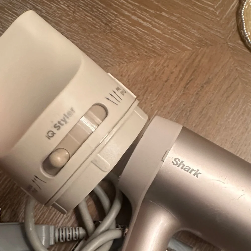 Shark HyperAlRionic Hair Dryer - Picture 4 of 8